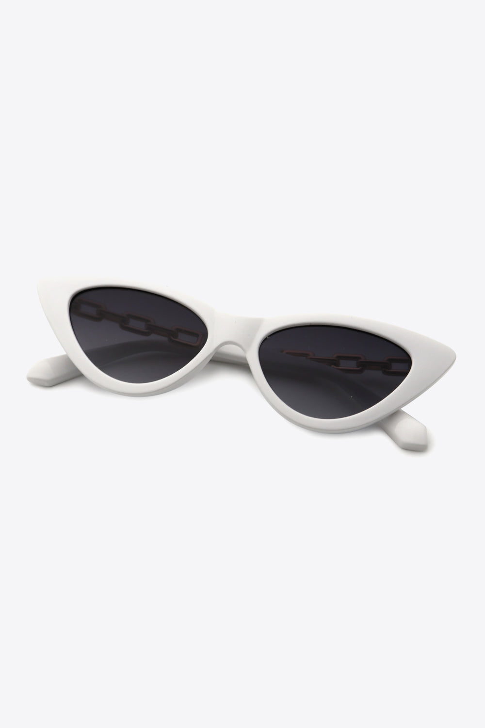Cat-Eye-Sonnenbrille mit Kettendetail
