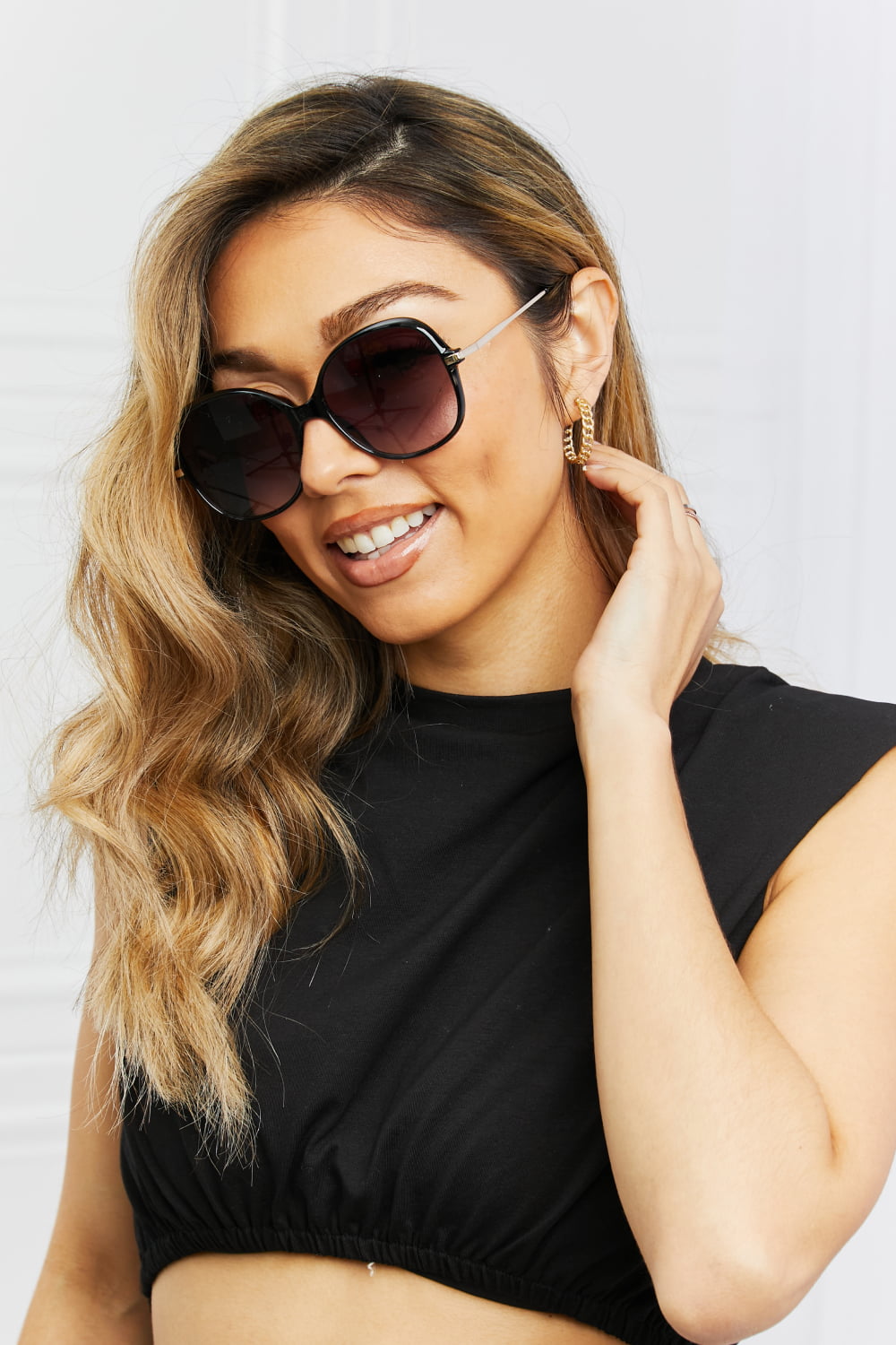 Vollrand-Sonnenbrille im Metall-Kunststoff-Hybriddesign