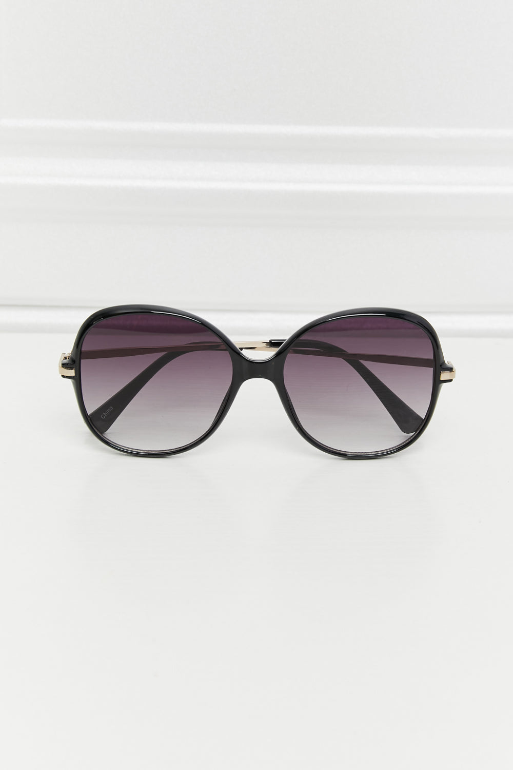 Vollrand-Sonnenbrille im Metall-Kunststoff-Hybriddesign
