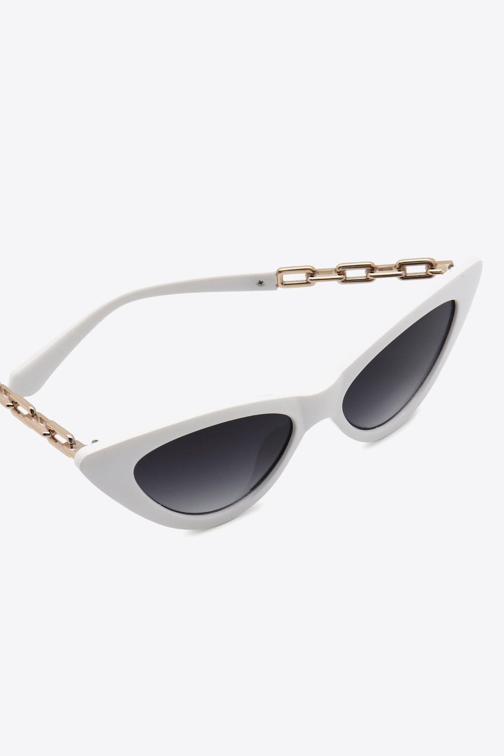 Cat-Eye-Sonnenbrille mit Kettendetail