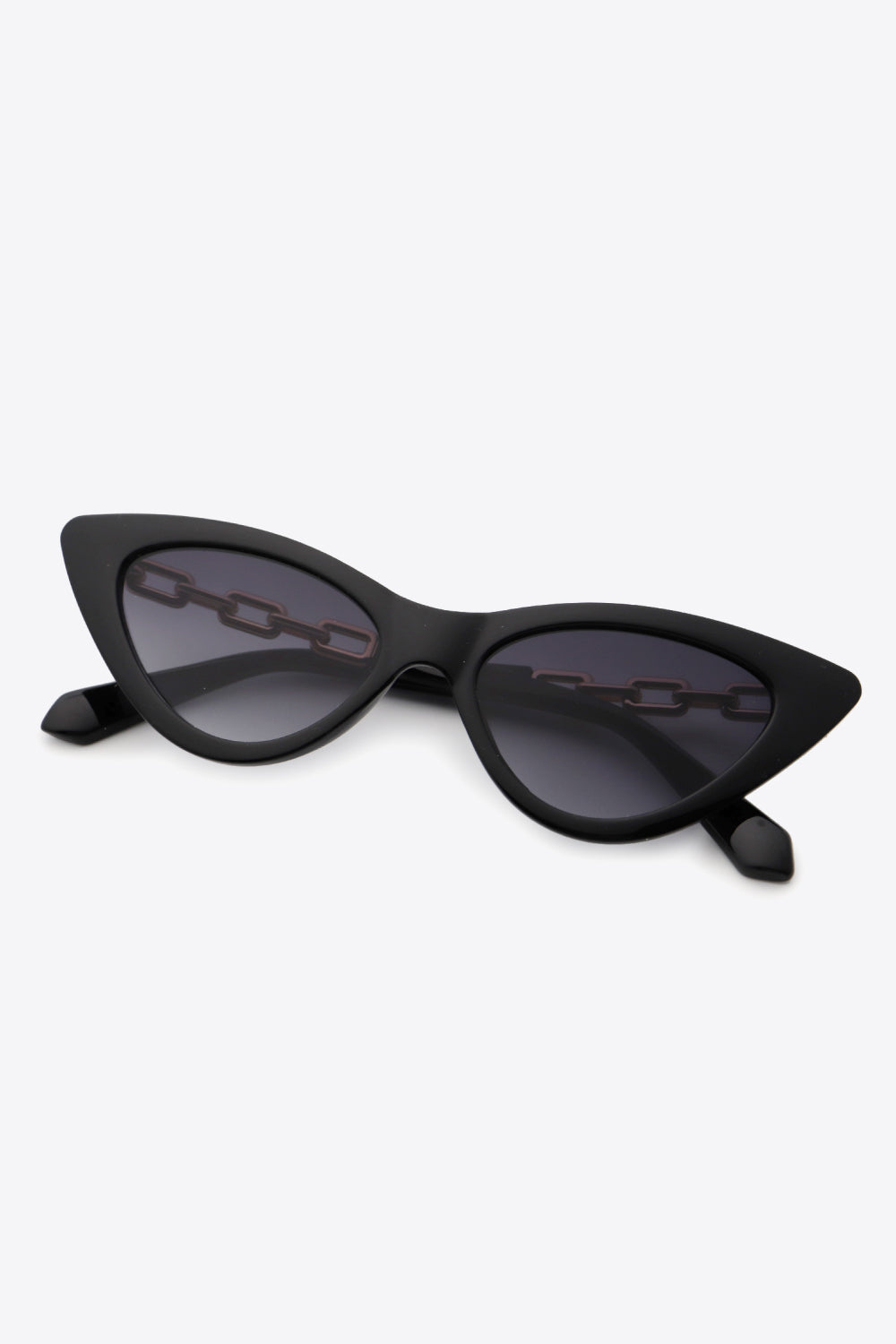Cat-Eye-Sonnenbrille mit Kettendetail