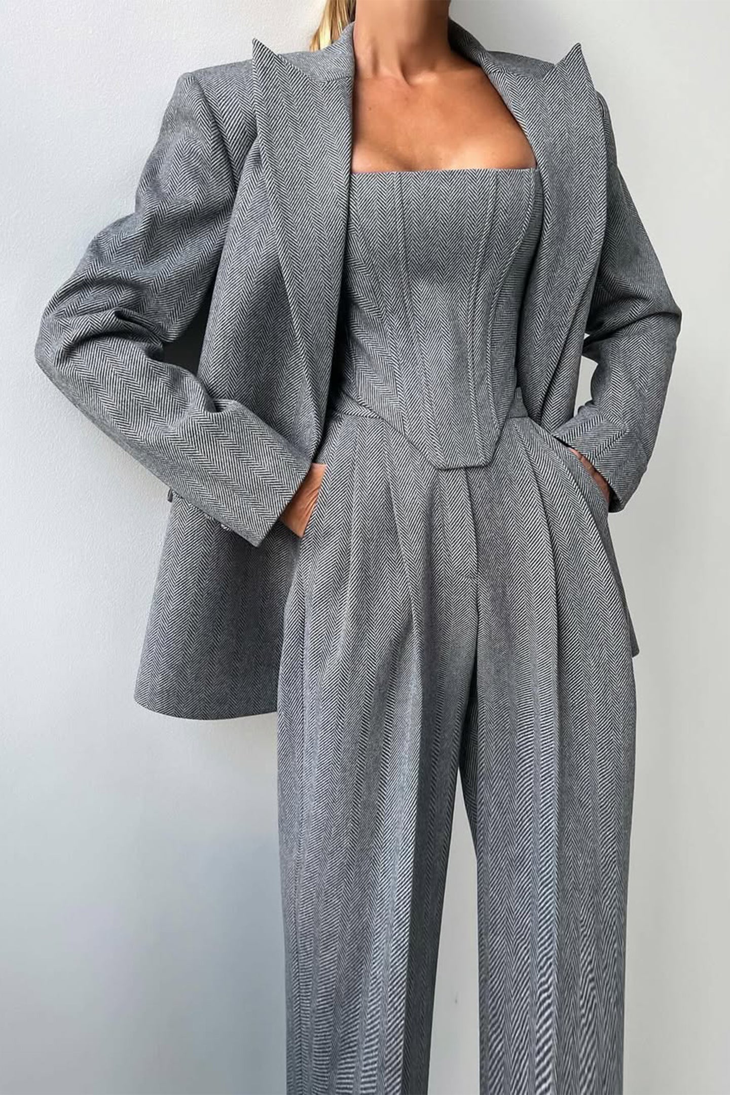 Dolce- Dreiteiliges Set mit doppelreihigem Blazer