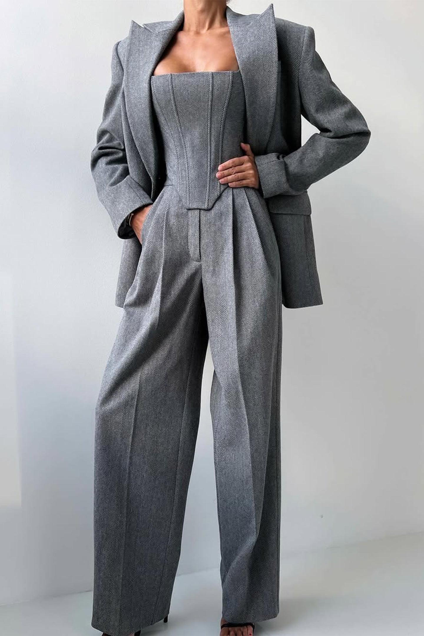 Dolce- Dreiteiliges Set mit doppelreihigem Blazer