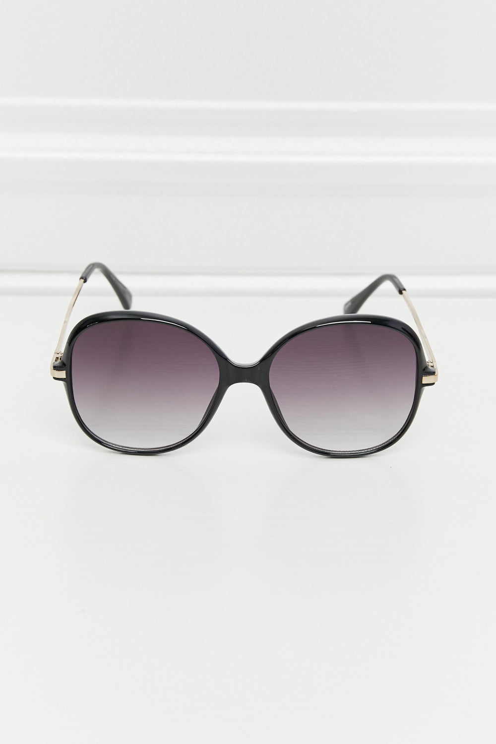 Vollrand-Sonnenbrille im Metall-Kunststoff-Hybriddesign