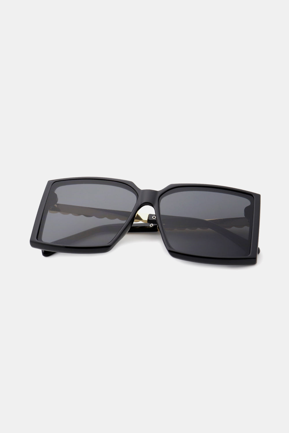 Modische Sonnenbrille im eckigen Design (Polycarbonat)