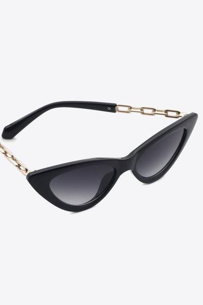 Cat-Eye-Sonnenbrille mit Kettendetail
