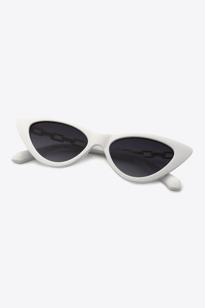 Cat-Eye-Sonnenbrille mit Kettendetail