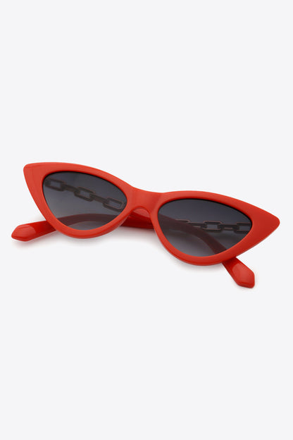 Cat-Eye-Sonnenbrille mit Kettendetail