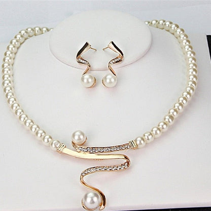 Karla | Handgemachter Perlenschmuck mit edlem Glanz