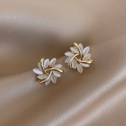 Tabea | Luxuriöse Ohrringe mit weißem Opal aus hochwertigem Material