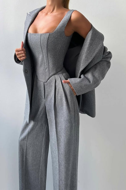 Dolce- Dreiteiliges Set mit doppelreihigem Blazer