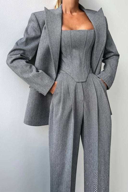 Dolce- Dreiteiliges Set mit doppelreihigem Blazer