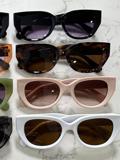 Modische Katzenaugenbrille mit Polycarbonatgestell