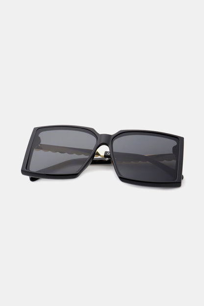 Modische Sonnenbrille im eckigen Design (Polycarbonat)